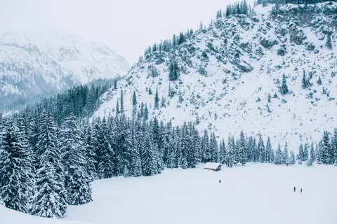 03_hotel-apres-post_heliskiing