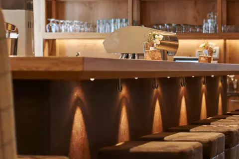 02_hotel-apres-post_bar